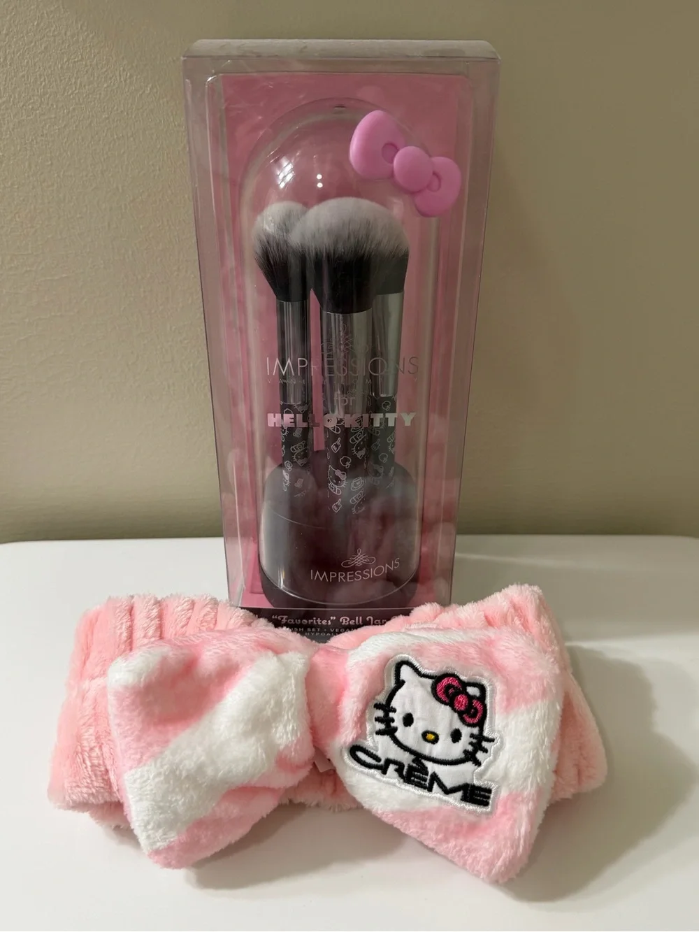 Hello Kitty Impressions Makeup Brush Set + Hello Kitty Crème Plush Headband